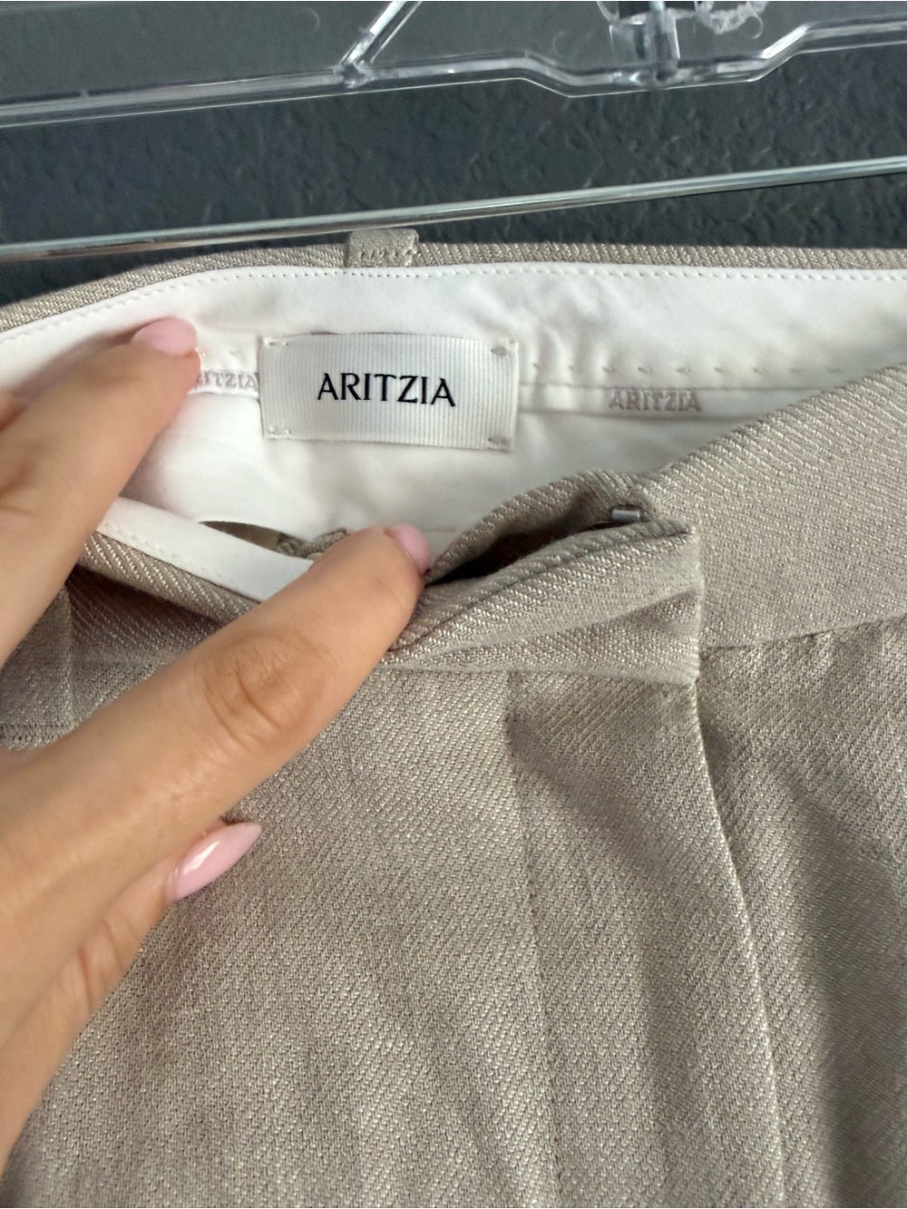 ARITZIA • The effortless shorts linen mid thigh relaxed fit - NWT size 10 - Picture 9 of 13